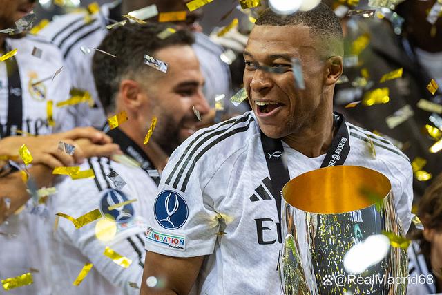 姆巴佩新星问鼎冠军表现惊艳，皇家马德里未来可期！